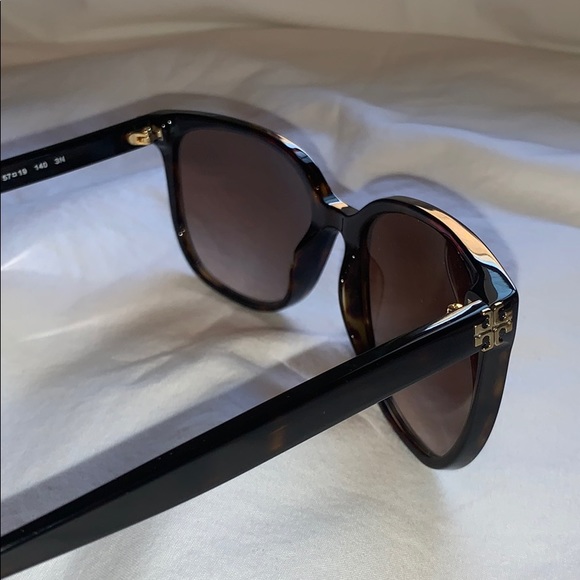 TORY BURCH Slim Square Sunglasses main image 8